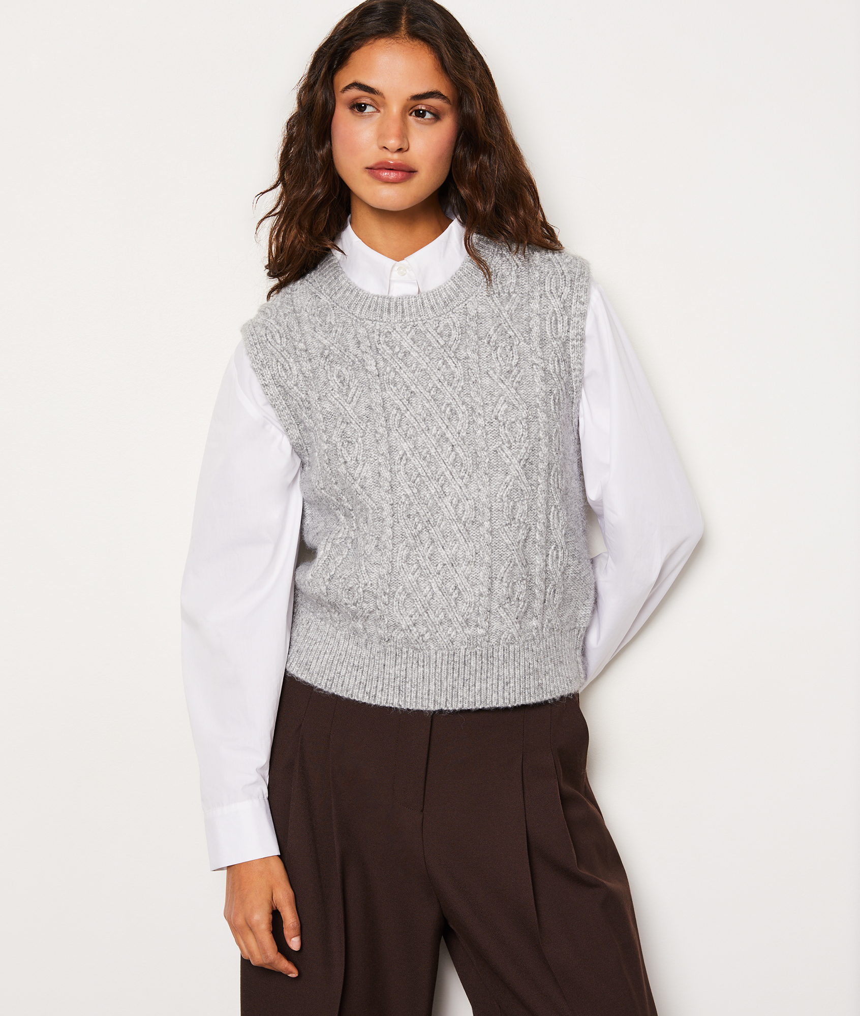Round Neck Ruffled Sweater Vest
