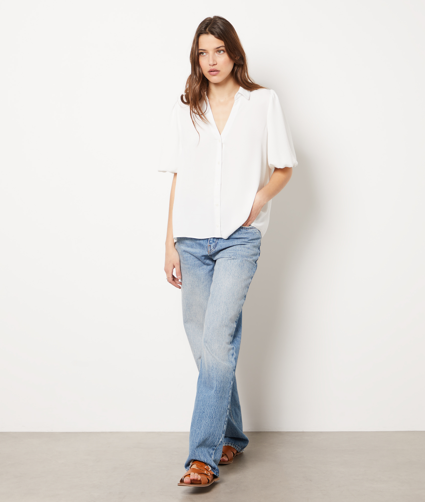 トップス MEER. CREAM PUFF TOP /CRM Beige Short Puff Sleeve Deep V Neck Top | Lime Lush Boutique